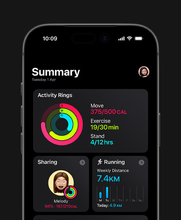 iPhone 17, Fitness summary, Activity rings, Move, Exercise and Stand metrics, activity sharing with friends, weekly Running stats, Training Load