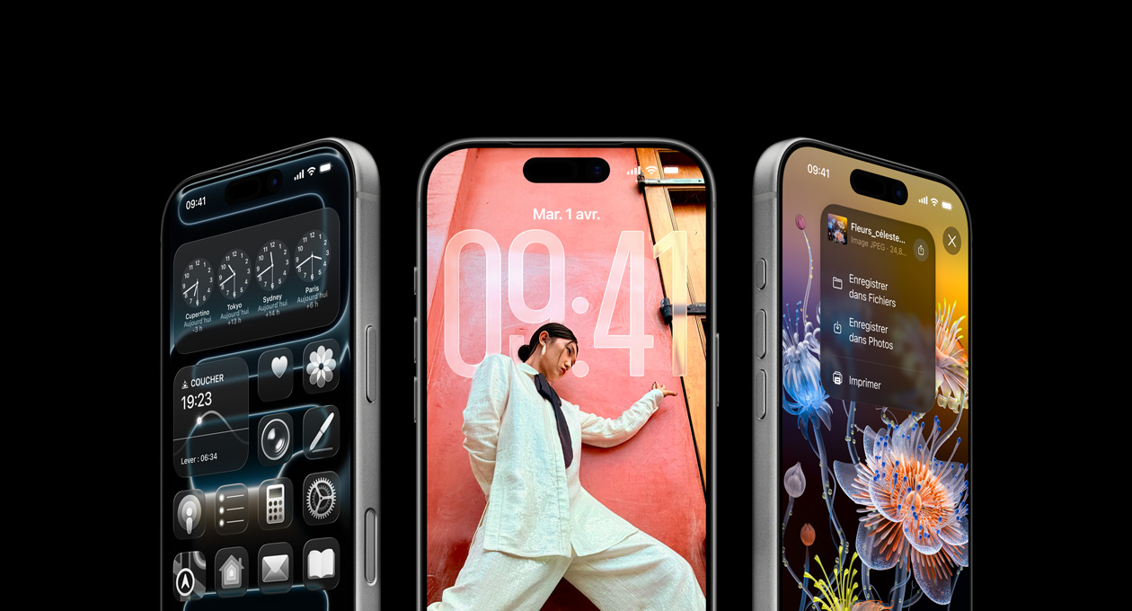 Modèles d’iPhone 17 Pro, face avant, côte à côte, affichant l’app Horloges, l’écran verrouillé d’iOS 26, et la façon d’enregistrer une note depuis l’app Notes