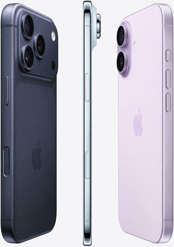 Mustansinisen iPhone 17 Pron kamerapuoli, taivaansinisen iPhone Airin sivuprofiili ja laventelinvärisen iPhone 17:n taustapuoli, puhelimet rinnakkain viuhkana