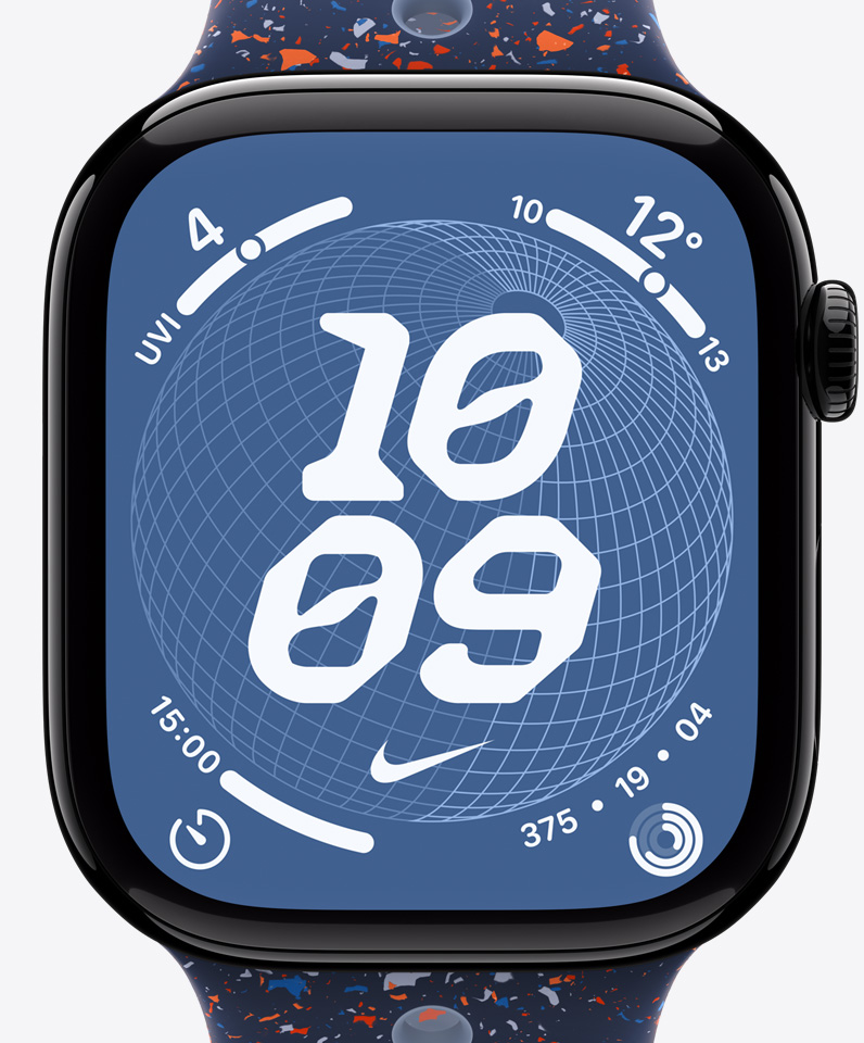 واجهة الساعة 'الكرة الأرضية بعلامة Nike'، والوقت، وشعار Nike Swoosh‎، والإضافات: مؤشر الأشعة فوق البنفسجية، والطقس، والمؤقت، وحلقات النشاط