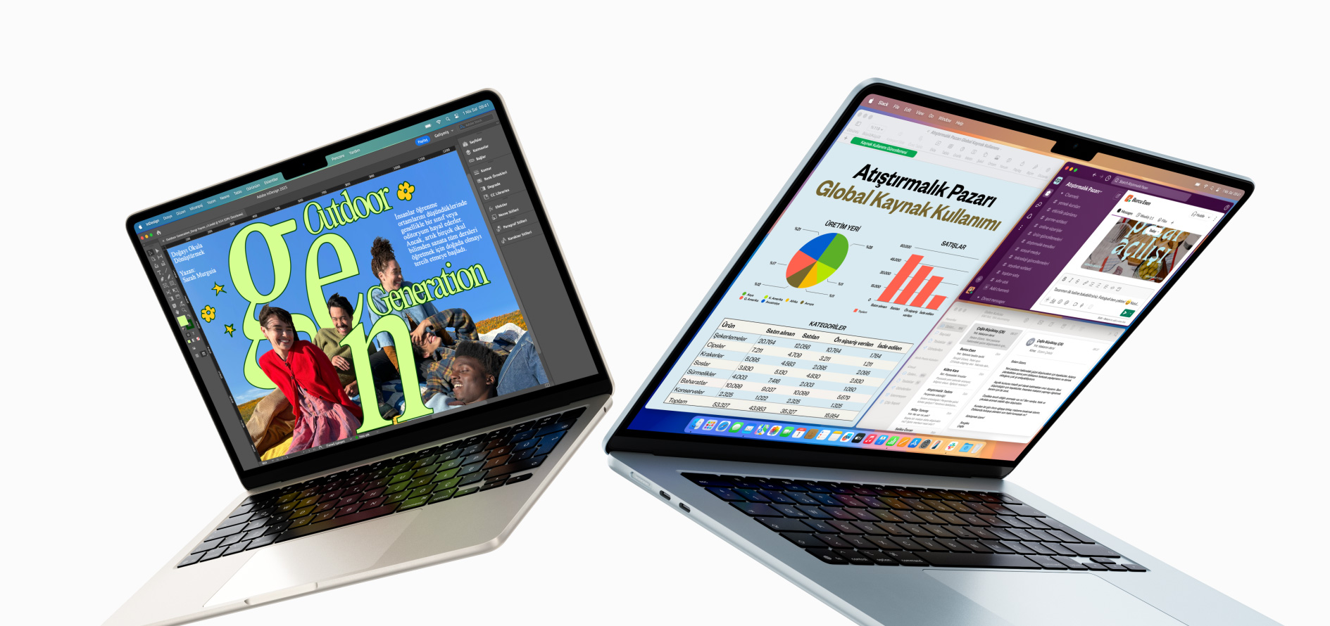Yarı açık halde duran 13 inç ve 15 inç MacBook Air, aynı anda bir ekranda devam eden bir tasarım üzerinde, diğerinde mail ve hesap tablolarıyla çalışıldığı görülüyor
