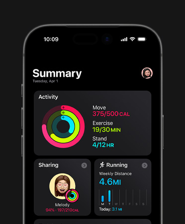 iPhone 17, Fitness summary, Activity rings, Move, Exercise, and Stand metrics, actvity sharing with friends, weekly Running stats, Training Load