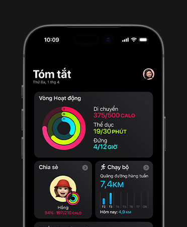 iPhone 17, Fitness summary, Activity rings, Move, Exercise, and Stand metrics, actvity sharing with friends, weekly Running stats, Training Load