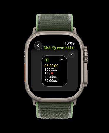 Apple Watch Ultra 3, màu tự nhiên, vỏ titan, Chế Độ Xem Bài Tập, dây đeo, Dây Quấn Trail màu xanh dương/xanh dương sáng